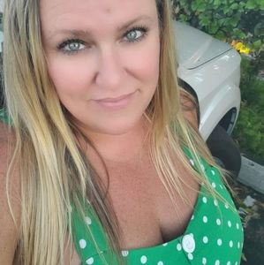 Meet your Posher, Desiree